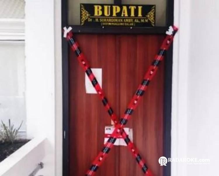 KPK Buru Bupati Kuansing Suhardiman Amby, Sekda Hilang? 