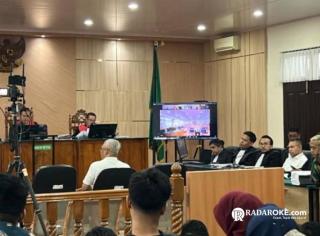 Sidang Abdul Wahid Memanas