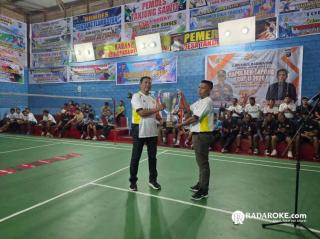 Meriahkan HUT Bhayangkara ke-80, Kapolsek Resmi Buka Turnamen Badminton Kapolsek Tapung Cup II 2026