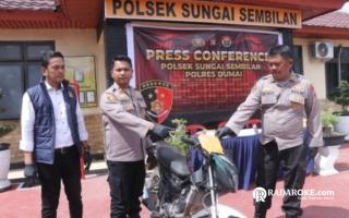 Amin Rais Tusuk Pria di Warung Tuak