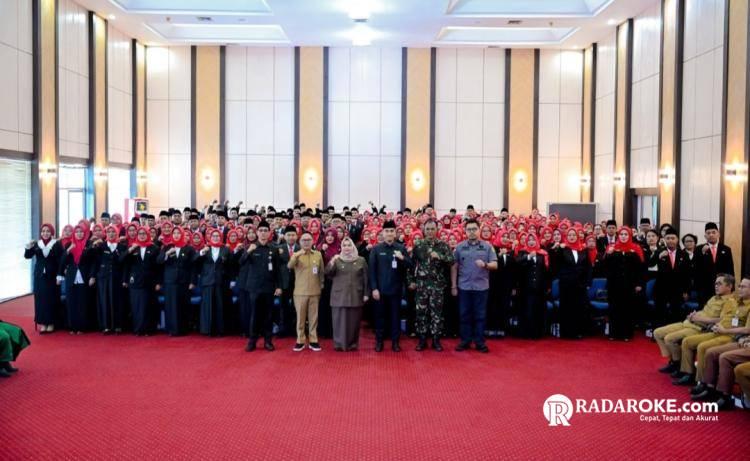 Bupati Bengkalis Kasmarni Lantik 215 Kepala Sekolah 